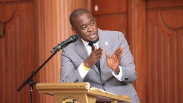 Nairobi Governor Johnson Sakaja Bans Hawking On The Roads In Nairobi CBD. Photo Sakaja Arthur Johnson (TWITTER)