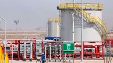 Uganda in talks with UAE investment firm over planned $4 billion oil refinery