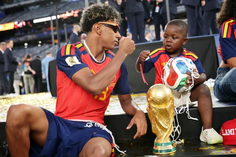 Lamine Yamal celebrates Spain’s World Cup triumph with his little brother Keyne