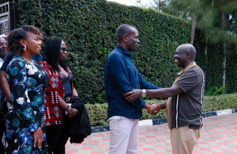 Linda Mwananchi Leader Edwin Sifuna meets DCP leader Rigathi Gachagua in Wamunyoro
